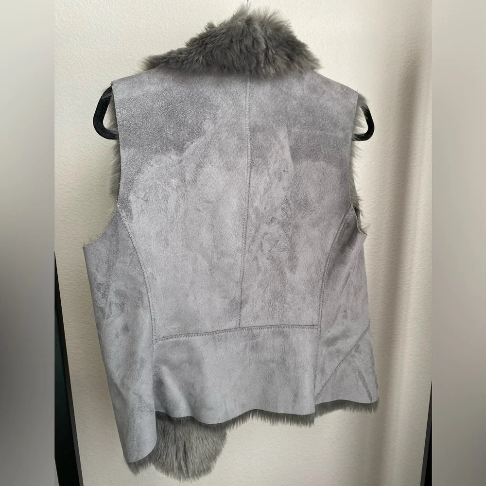 Sabine Women’s Vest Gray Faux Fun Lining Size Medium Faux Suede‎